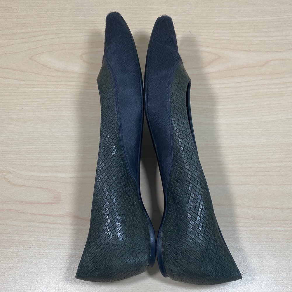Stuart Weitzman Grey Snake Embossed Leather Flats with Pointy Toe - Picture 5 of 12